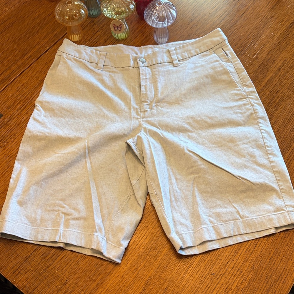 Lululemon Men’s 34W shorts with 10.5” inseam in excellent used condition.